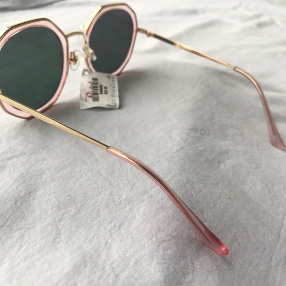 NWT Retro Geometric Sunglasses - Picture 12 of 15